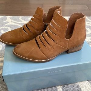 Seychelles Iceberg Nubuck Booties